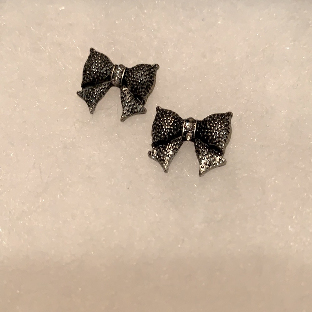 Silver Bow with Crystal Earrings